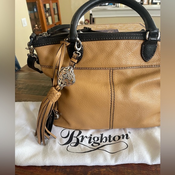 Brighton Handbag - Picture 2 of 6